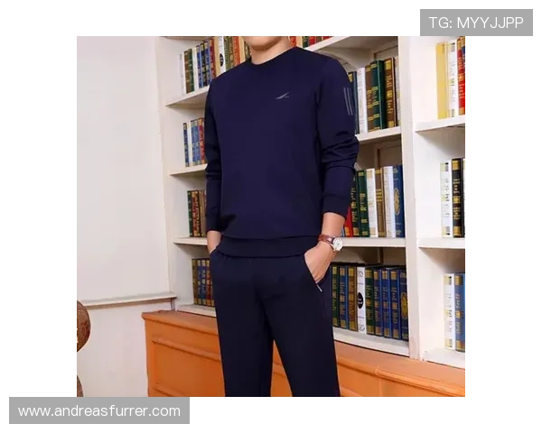 傅海峰居然穿运动鞋配西装，这生活细节我看呆了！